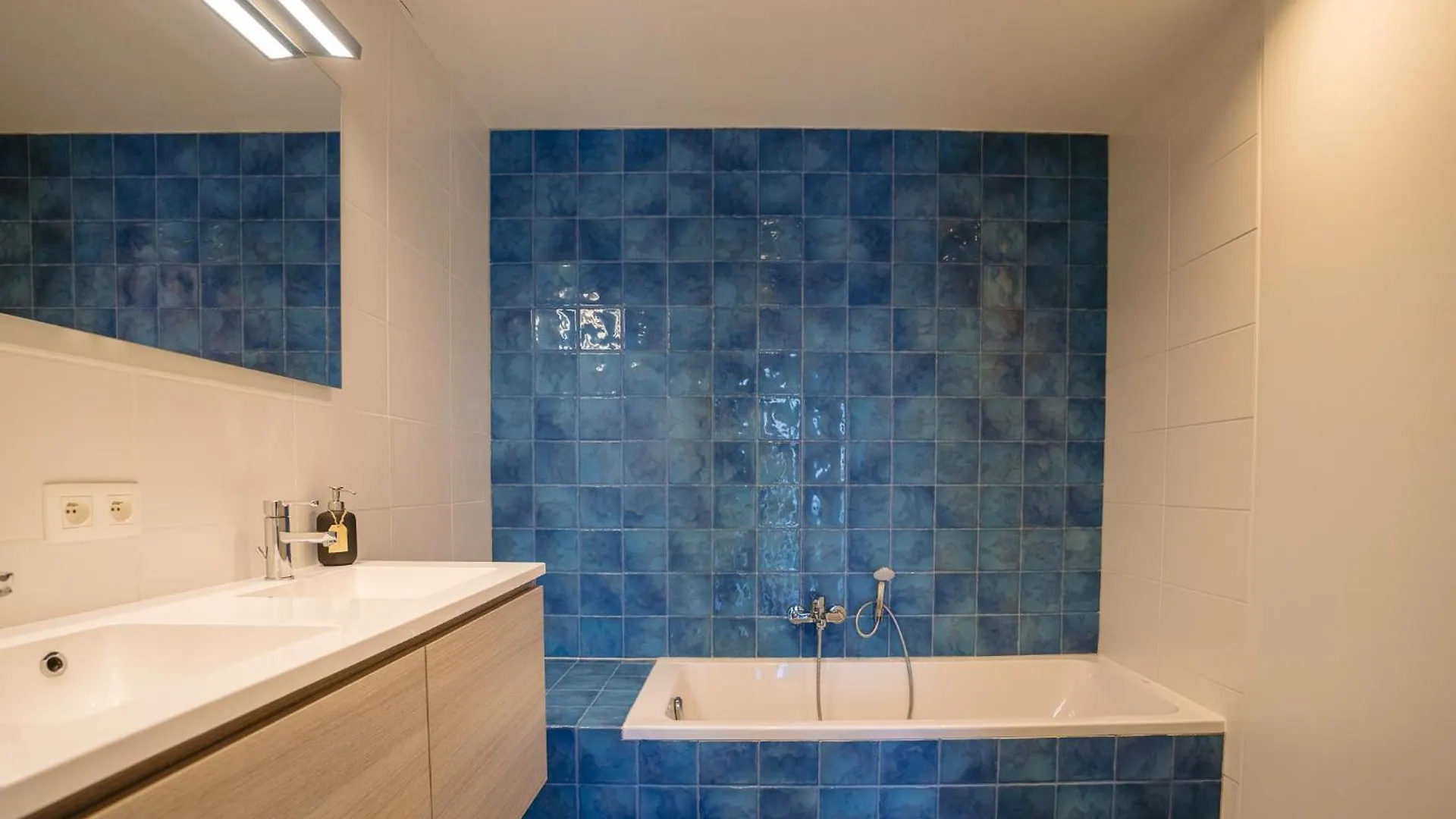 New Sunny Apartment With 2 Large Terraces Ostend